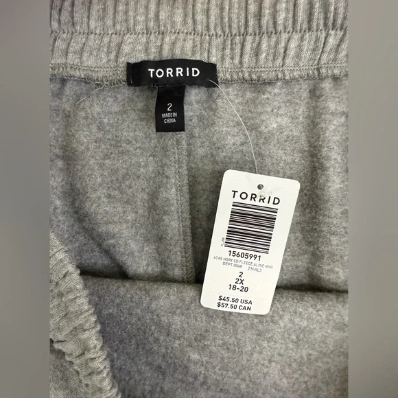 SK100 NWT Torrid Heather Gray Sweatshirt Material Skirt - Picture 3 of 7